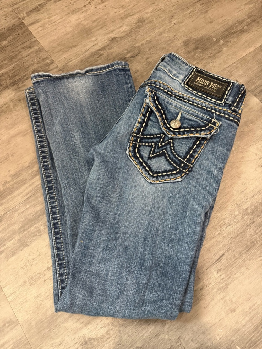 Miss Me Women's Boot Cut Jeans in Medium Blue with Contrast Stitching